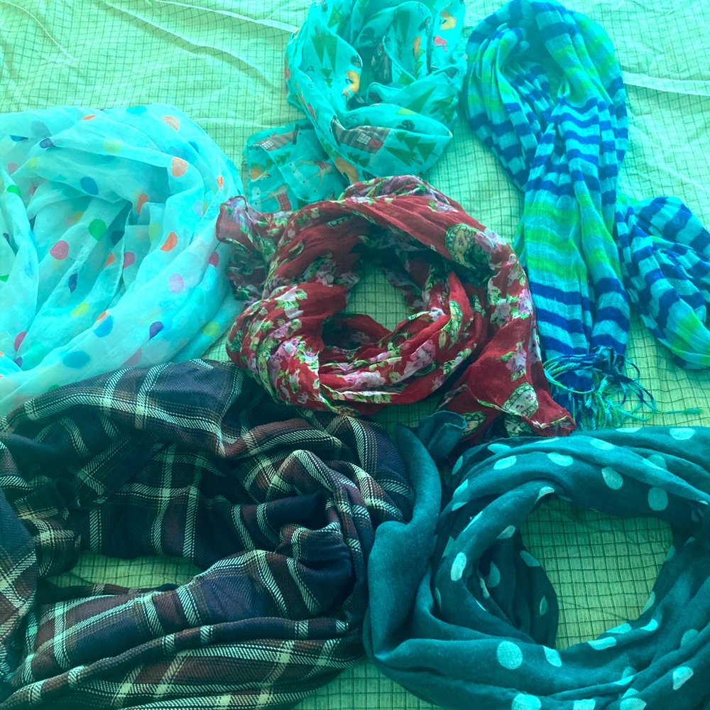 bundle of 6 scarves